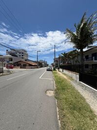 Ótima casa a 50m do mar, AC, WI-FI, churrasqueira, garagem coberta