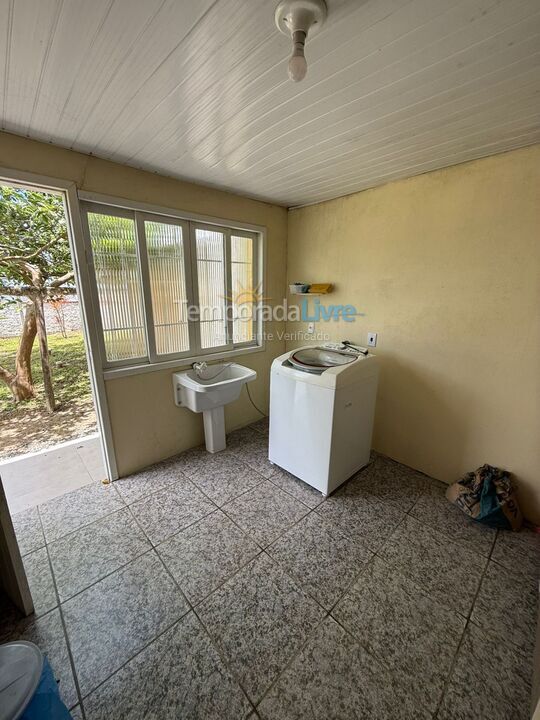 Casa para aluguel de temporada em São Francisco do Sul (Enseada)