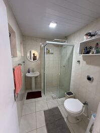 Ótima casa a 50m do mar, AC, WI-FI, churrasqueira, garagem coberta