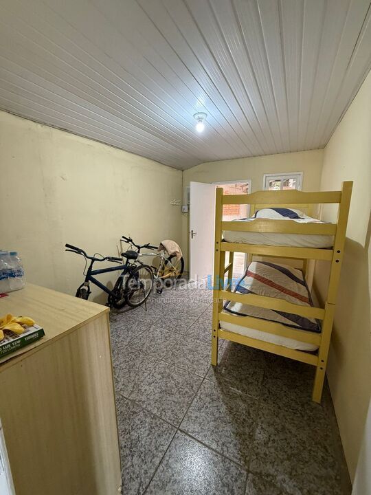 Casa para aluguel de temporada em São Francisco do Sul (Enseada)