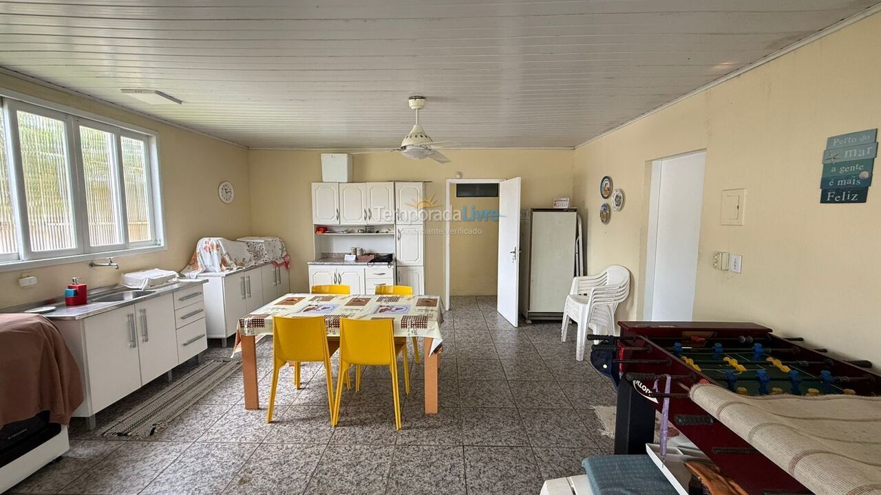 Casa para aluguel de temporada em São Francisco do Sul (Enseada)