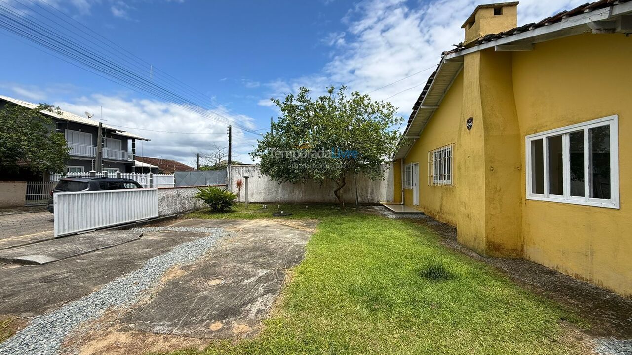 Casa para aluguel de temporada em São Francisco do Sul (Enseada)