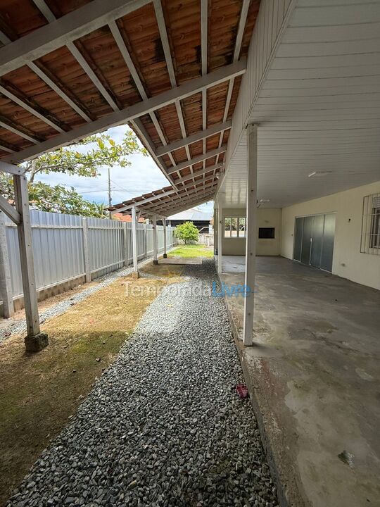Casa para aluguel de temporada em São Francisco do Sul (Enseada)