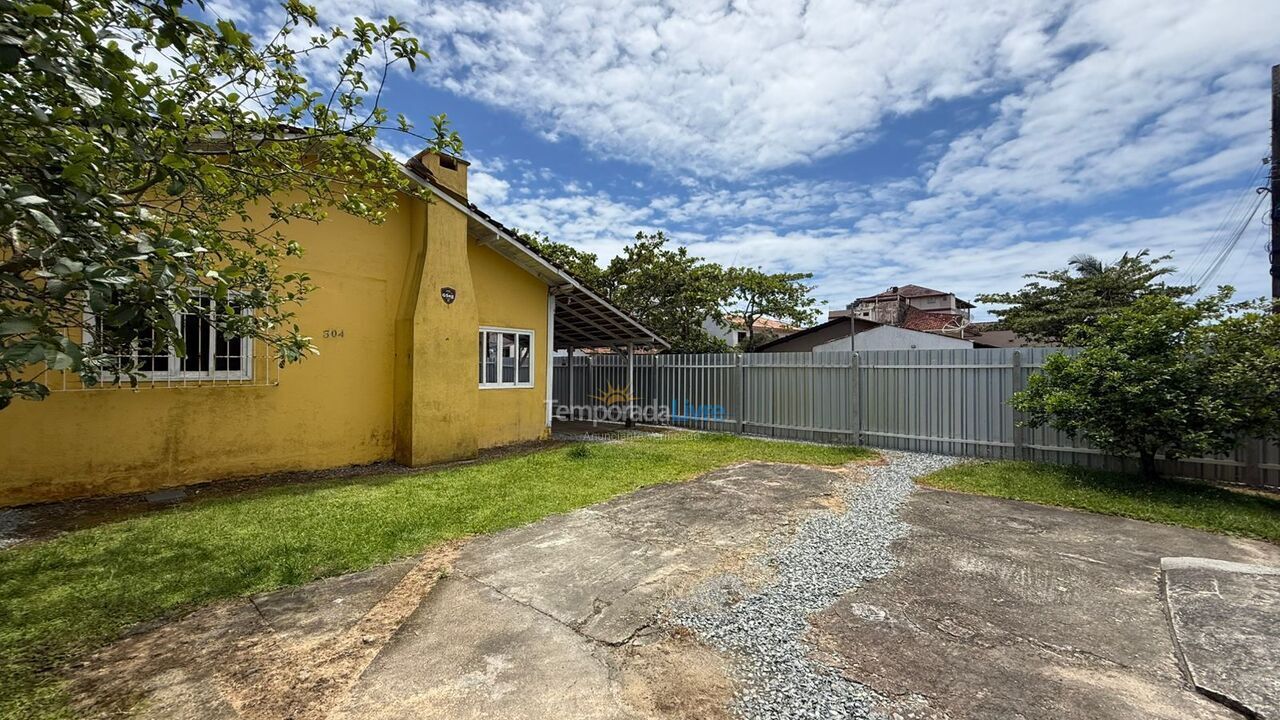 Casa para aluguel de temporada em São Francisco do Sul (Enseada)