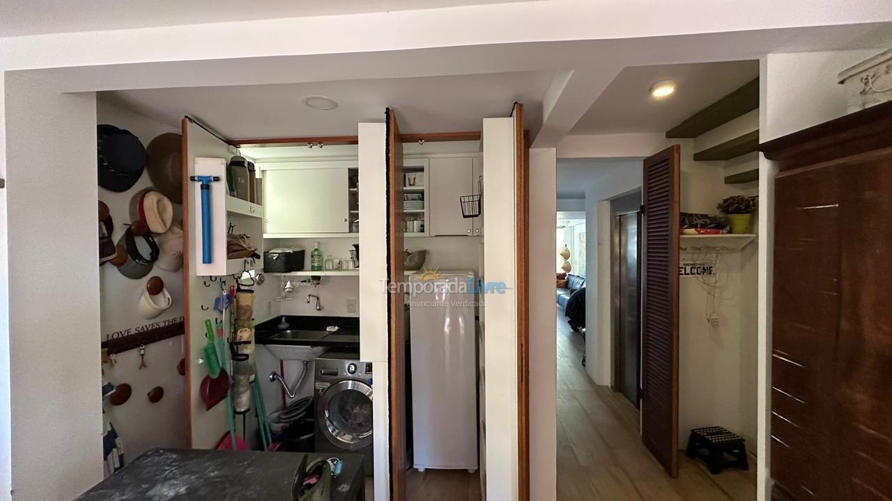 Casa para aluguel de temporada em Florianópolis (Jurere Tradicional)