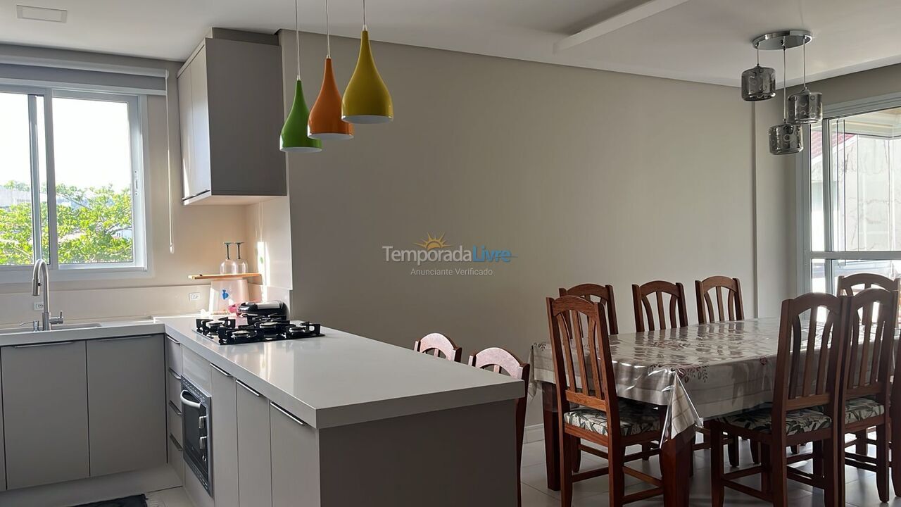 Apartamento para alquiler de vacaciones em Governador Celso Ramos (Praia de Palmas)