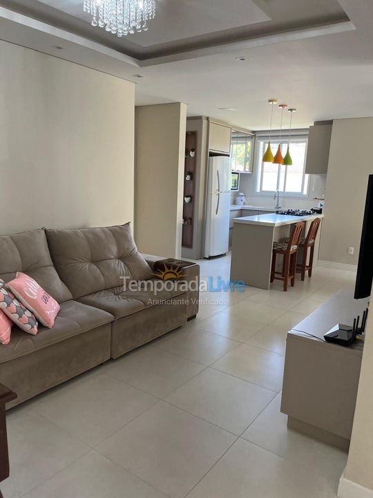 Apartamento para alquiler de vacaciones em Governador Celso Ramos (Praia de Palmas)