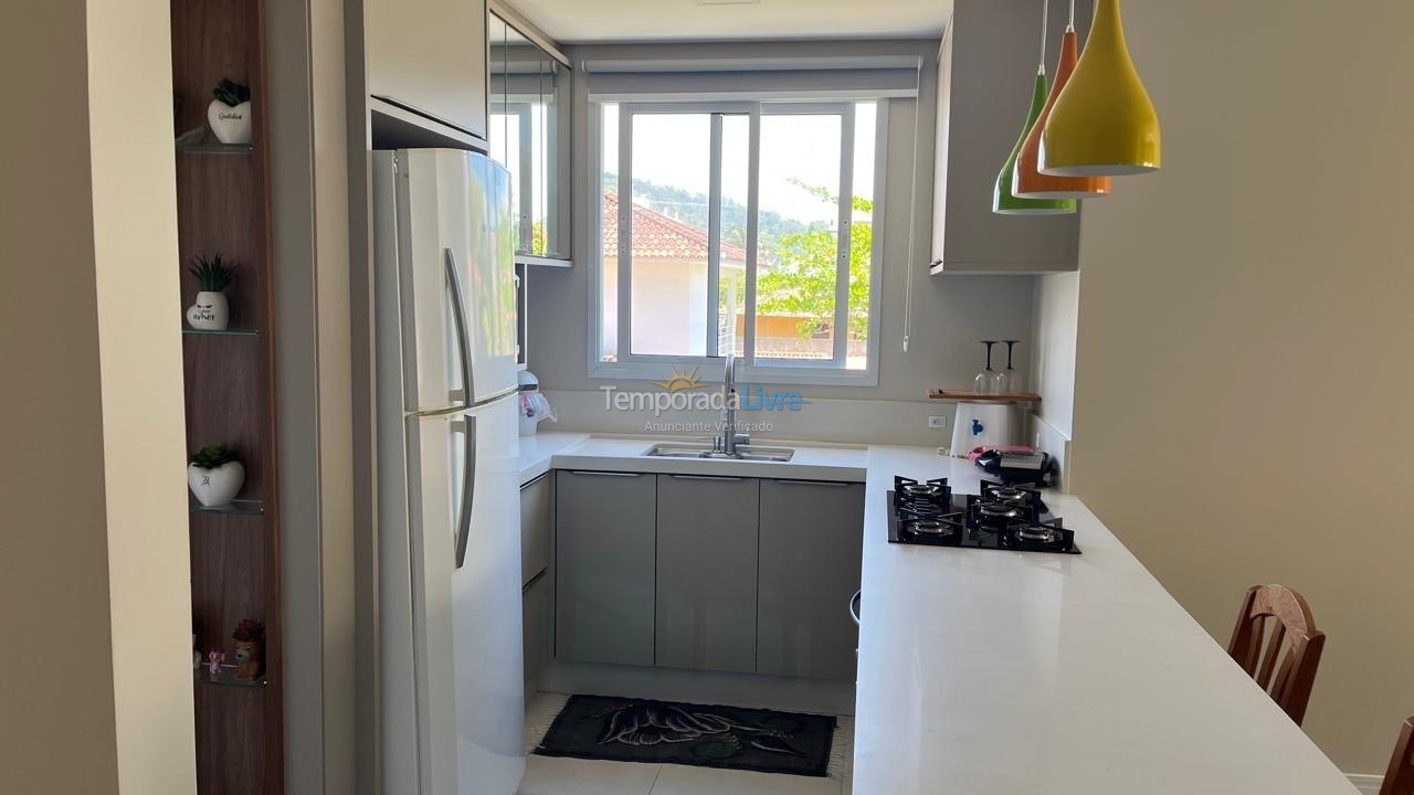 Apartamento para alquiler de vacaciones em Governador Celso Ramos (Praia de Palmas)