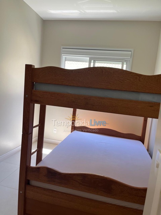 Apartamento para alquiler de vacaciones em Governador Celso Ramos (Praia de Palmas)