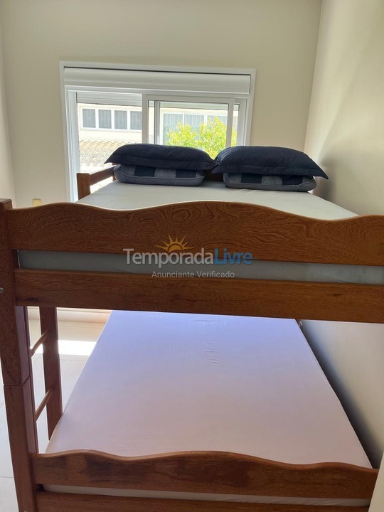 Apartamento para alquiler de vacaciones em Governador Celso Ramos (Praia de Palmas)