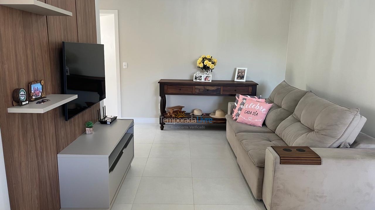 Apartamento para alquiler de vacaciones em Governador Celso Ramos (Praia de Palmas)