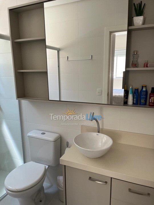 Apartamento para alquiler de vacaciones em Governador Celso Ramos (Praia de Palmas)