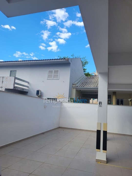 Apartamento para alquiler de vacaciones em Governador Celso Ramos (Praia de Palmas)