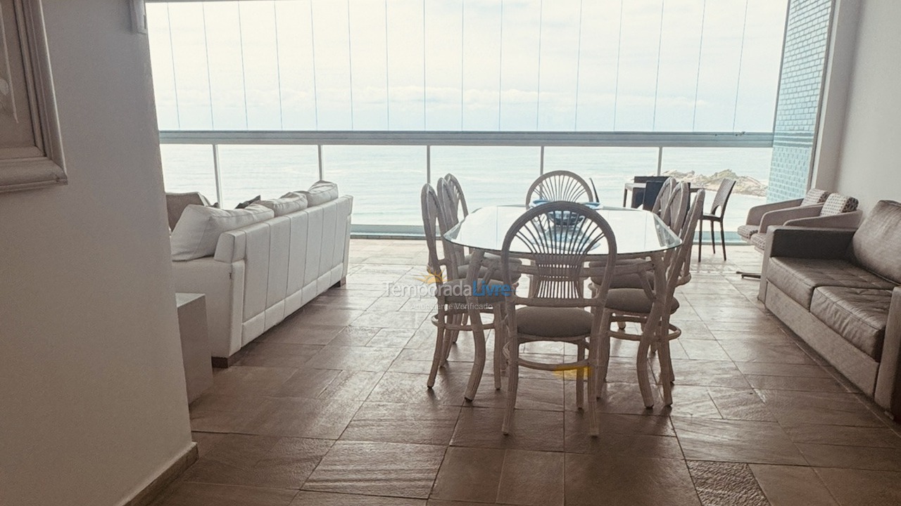 Apartamento para aluguel de temporada em Guarujá (Pitangueiras)