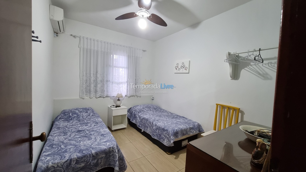 Casa para aluguel de temporada em Florianopolis (Canasvieiras)