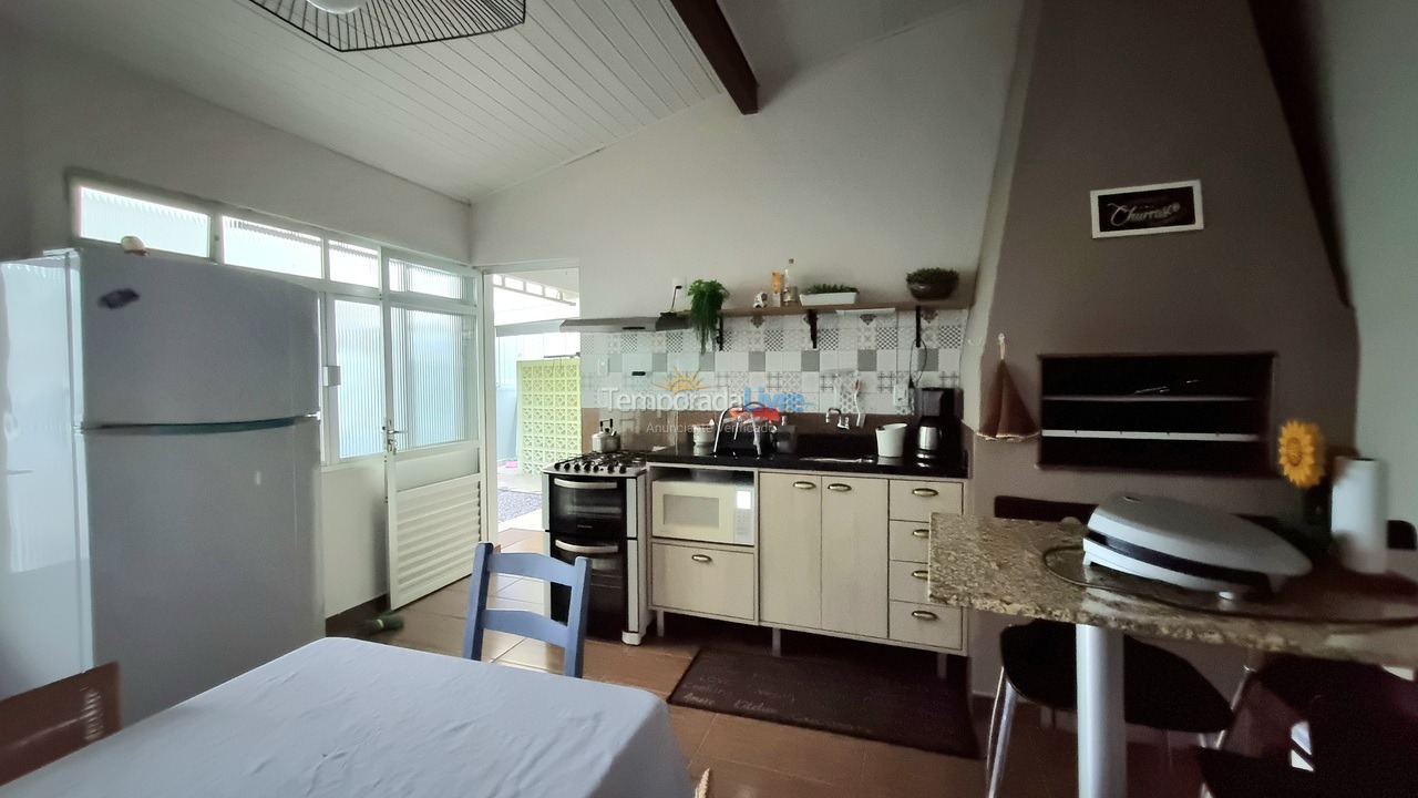 Casa para aluguel de temporada em Florianopolis (Canasvieiras)