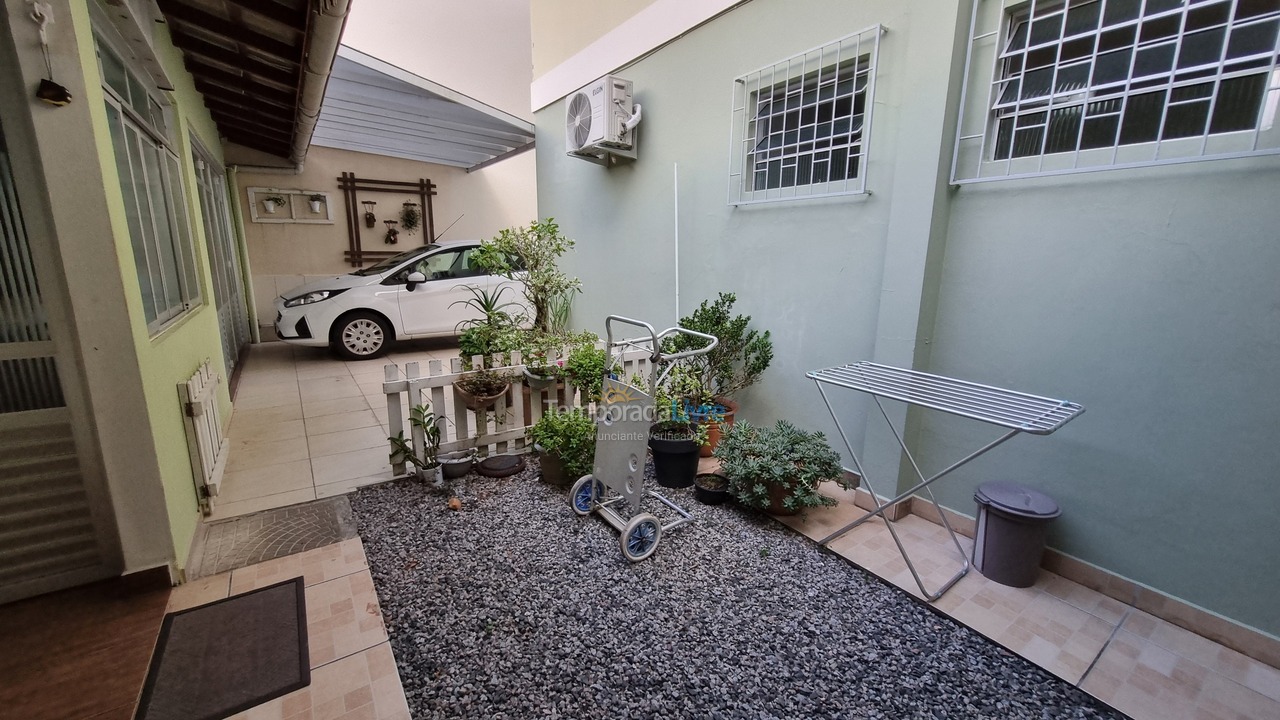 Casa para aluguel de temporada em Florianopolis (Canasvieiras)