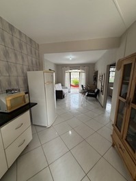 Ótima casa, 3 quartos com AC, WI-FI, churrasqueira, garagem coberta