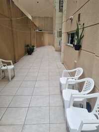 Excellent 3-suite apartment with terrace and double garage space.