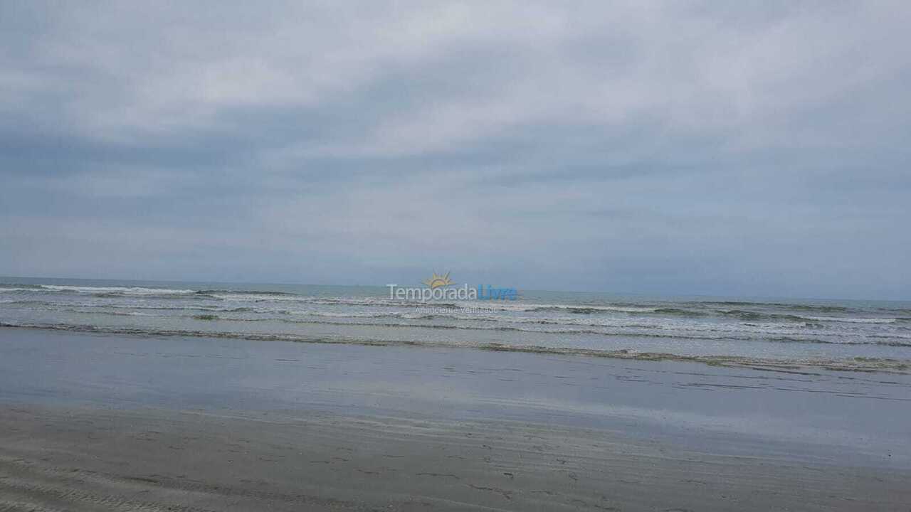 Casa para alquiler de vacaciones em Peruíbe (Stella Maris)