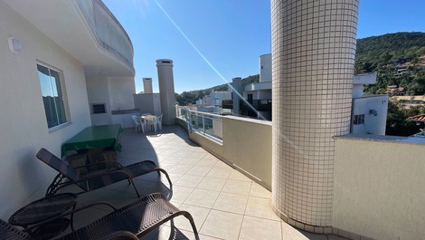 Apartamento ático en el centro de la ciudad de Bombinhas.