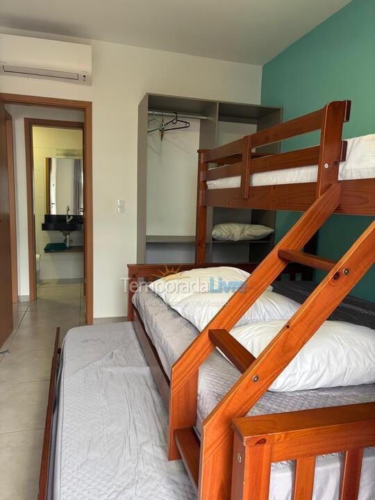 Apartamento para aluguel de temporada em Ubatuba (Praia das Toninhas)