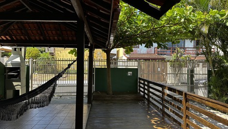 Casa de Playa en Río Tavares: Familia y Naturaleza