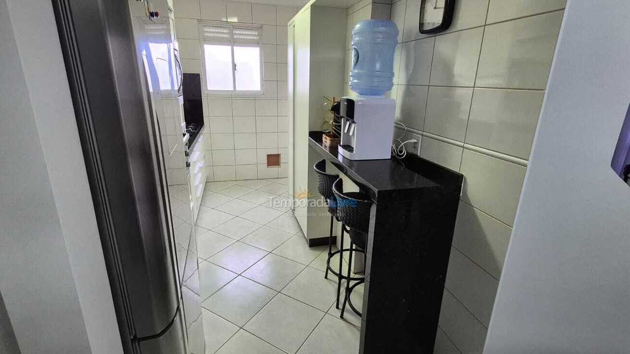 Apartamento para aluguel de temporada em Itapema (Meia Praia)