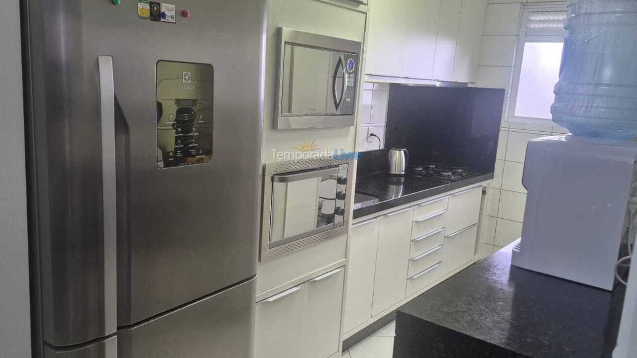 Apartamento para aluguel de temporada em Itapema (Meia Praia)