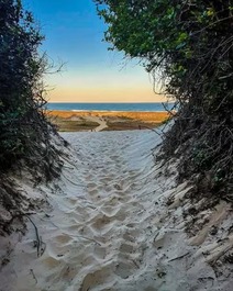 Casa de Playa en Río Tavares: Familia y Naturaleza