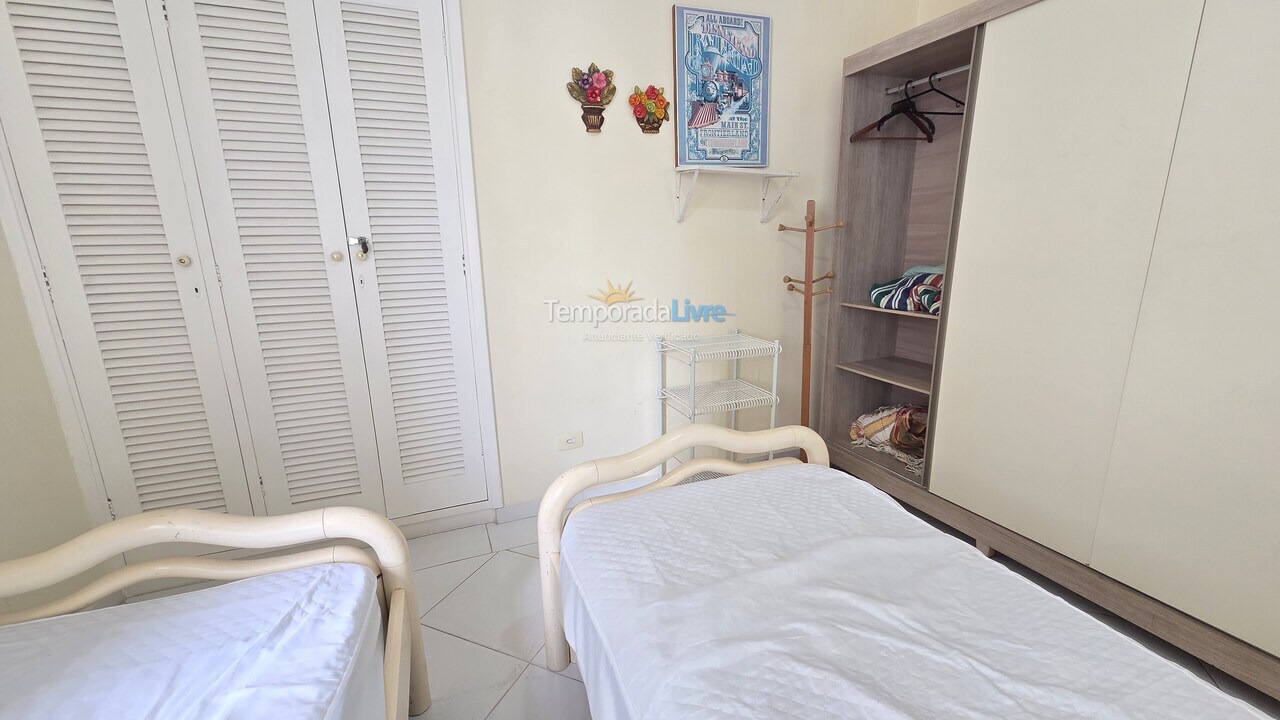 Apartamento para aluguel de temporada em Guarujá (Pitangueiras)