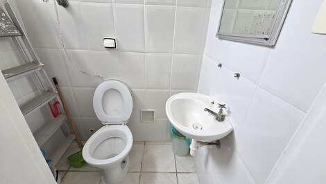 LINDO APTO 2 QUARTOS 50 METROS DA PRAIA, 1 VG GAR, 6 pessoas