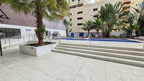 BEAUTIFUL FLAT 2 BEDROOMS, LARGE BALCONY, LEISURE COM., AIR COND., 2 VGS, 6 PES