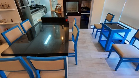 Piso Pitangueiras - Alto estándar - Balcón gourmet - 3 aires acondicionados - Capacidad para 6 personas