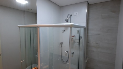 Piso Pitangueiras - Alto estándar - Balcón gourmet - 3 aires acondicionados - Capacidad para 6 personas