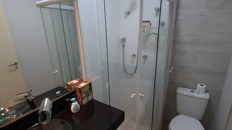 Piso Pitangueiras - Alto estándar - Balcón gourmet - 3 aires acondicionados - Capacidad para 6 personas