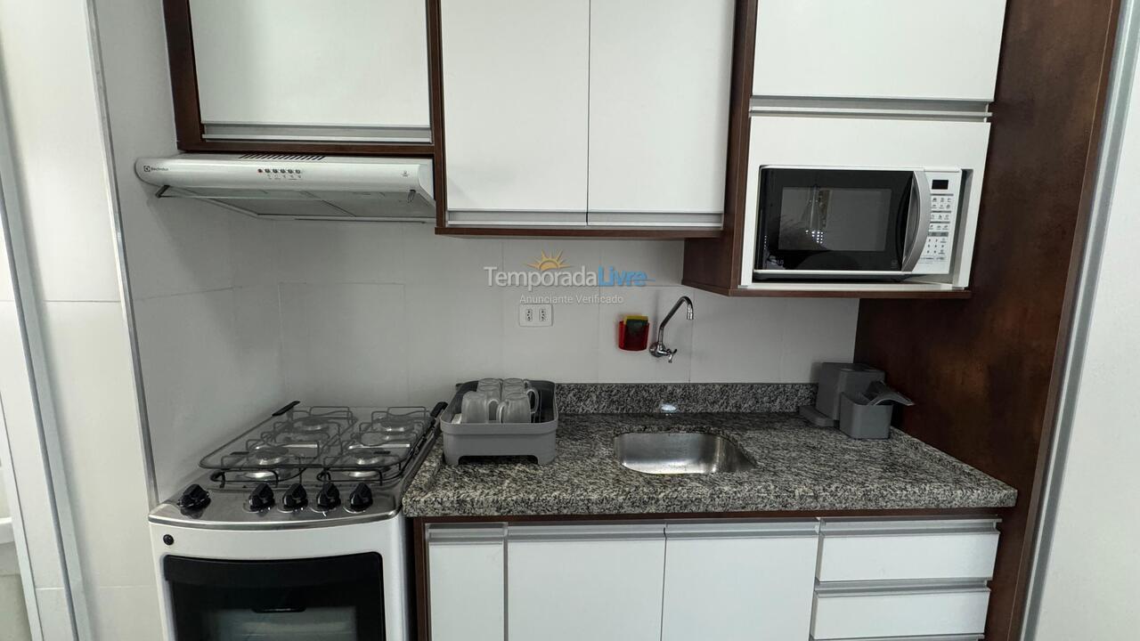 Apartamento para aluguel de temporada em Guarujá (Pitangueiras)