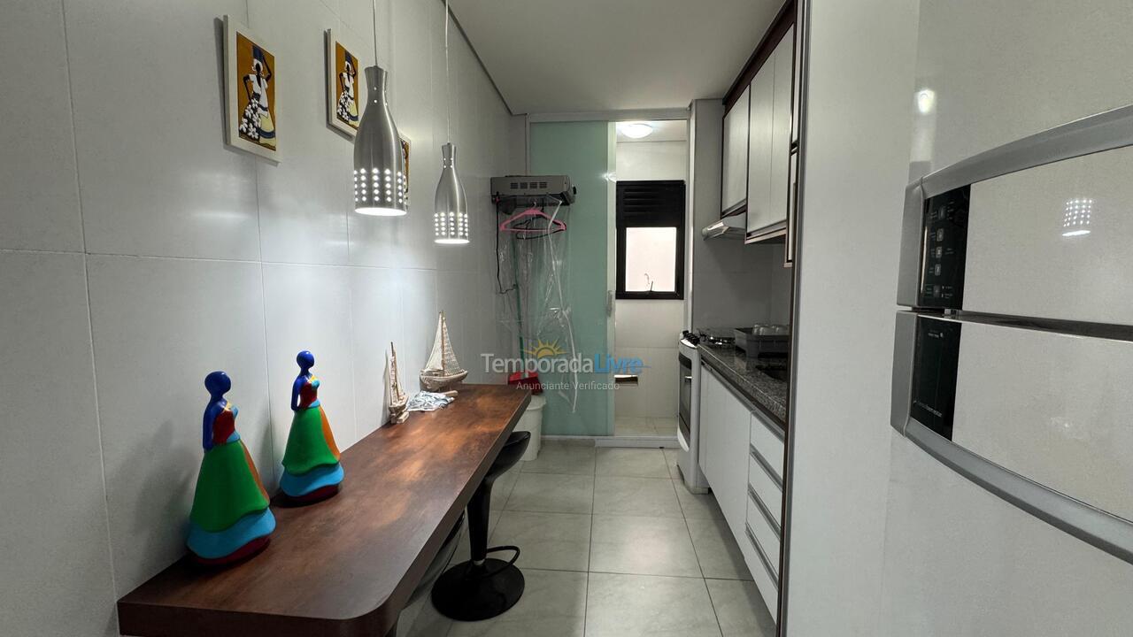 Apartamento para aluguel de temporada em Guarujá (Pitangueiras)