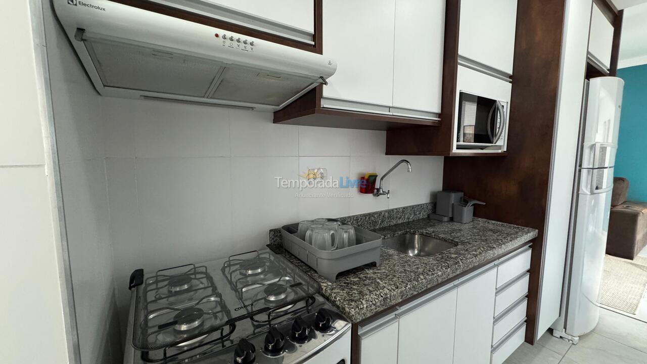 Apartamento para aluguel de temporada em Guarujá (Pitangueiras)