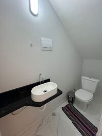 Sobrado 2 Quartos Bem Localizado em Cachoeira do Bom Jesus