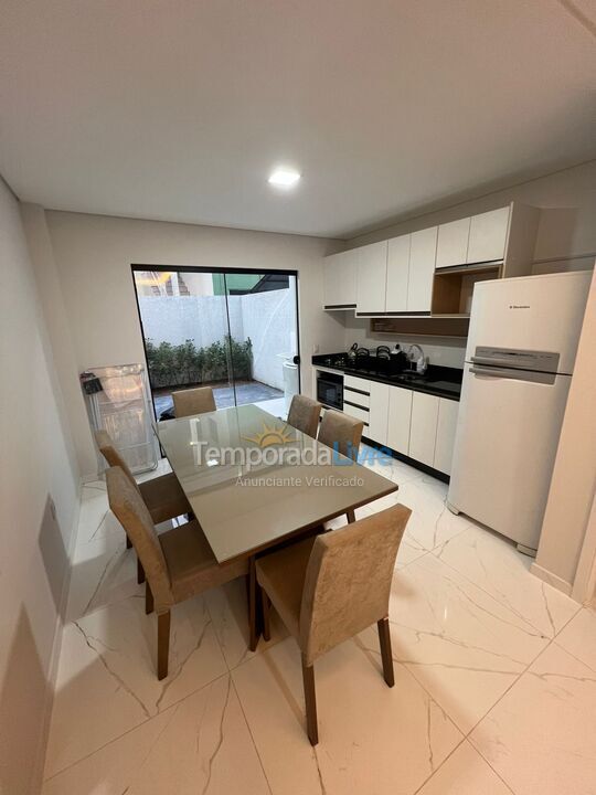 Casa para aluguel de temporada em Florianópolis (Cachoeira do Bom Jesus)