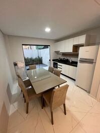 Sobrado 2 Quartos Bem Localizado em Cachoeira do Bom Jesus