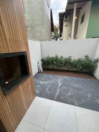 Sobrado 2 Quartos Bem Localizado em Cachoeira do Bom Jesus