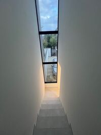 Sobrado 2 Quartos Bem Localizado em Cachoeira do Bom Jesus