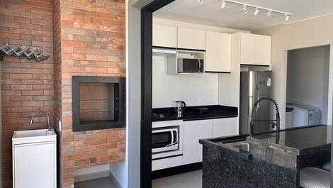 Alto Padrão Pé na Areia. Apto Novo c/ Vista Mar. Praia do Sonho, SC