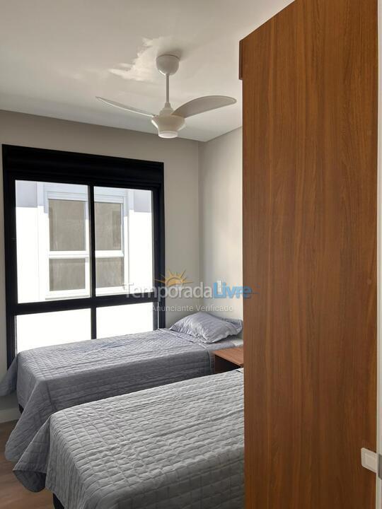 Apartamento para aluguel de temporada em Palhoça (Praia do Sonho)