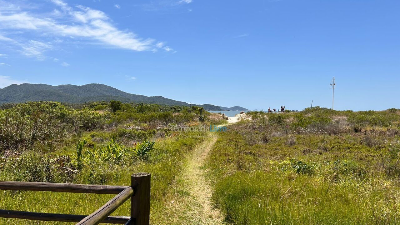 Apartamento para aluguel de temporada em Palhoça (Praia do Sonho)