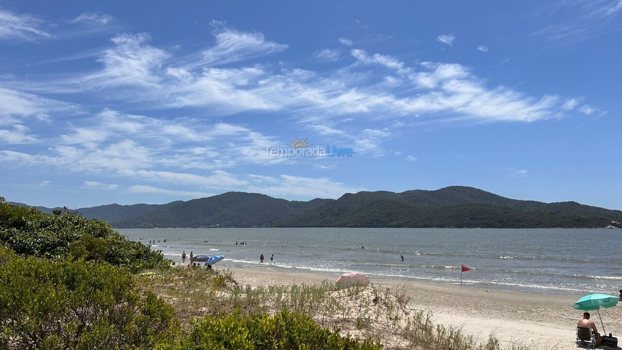 Apartamento para aluguel de temporada em Palhoça (Praia do Sonho)