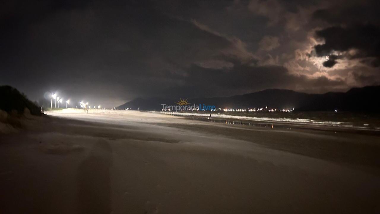 Apartamento para aluguel de temporada em Palhoça (Praia do Sonho)