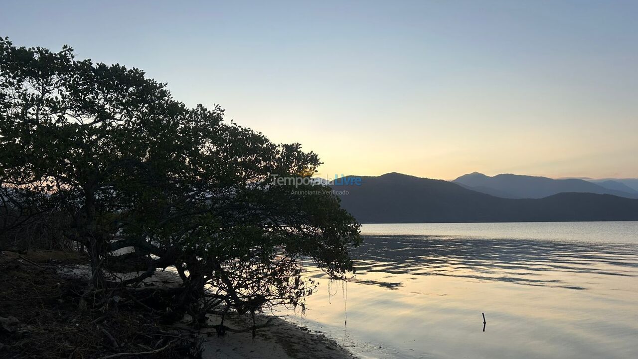 Apartamento para aluguel de temporada em Palhoça (Praia do Sonho)